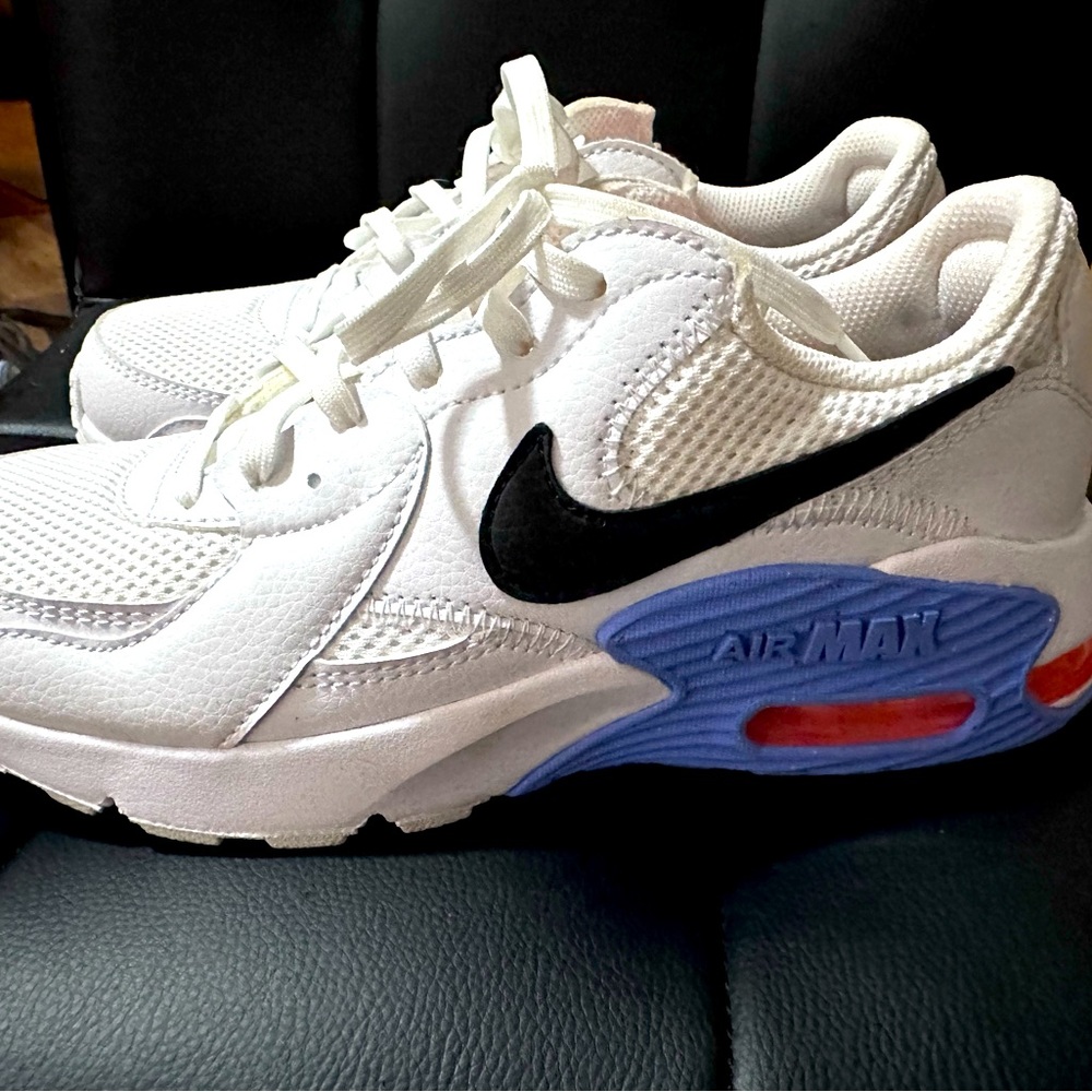 Nike Air Max Excee women’s size 7